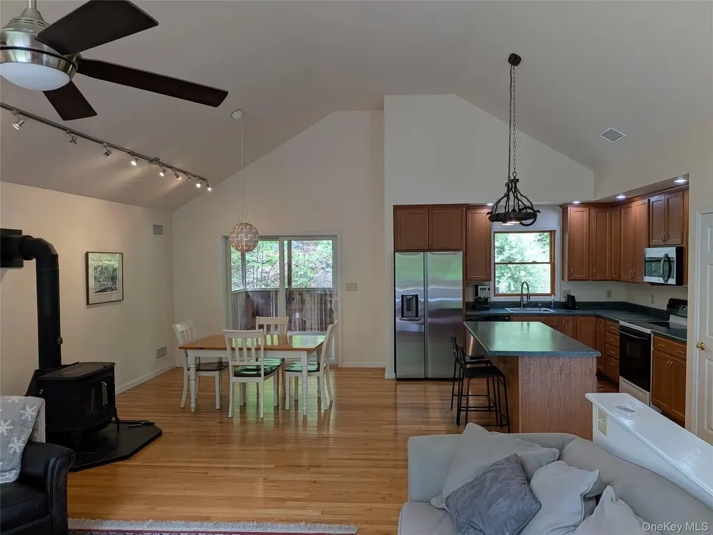 513 S Mountain Road Gardiner NY 12525