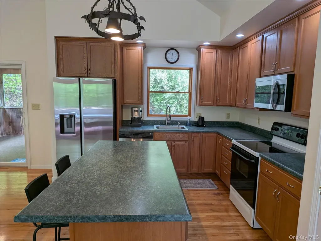 513 S Mountain Road Gardiner NY 12525