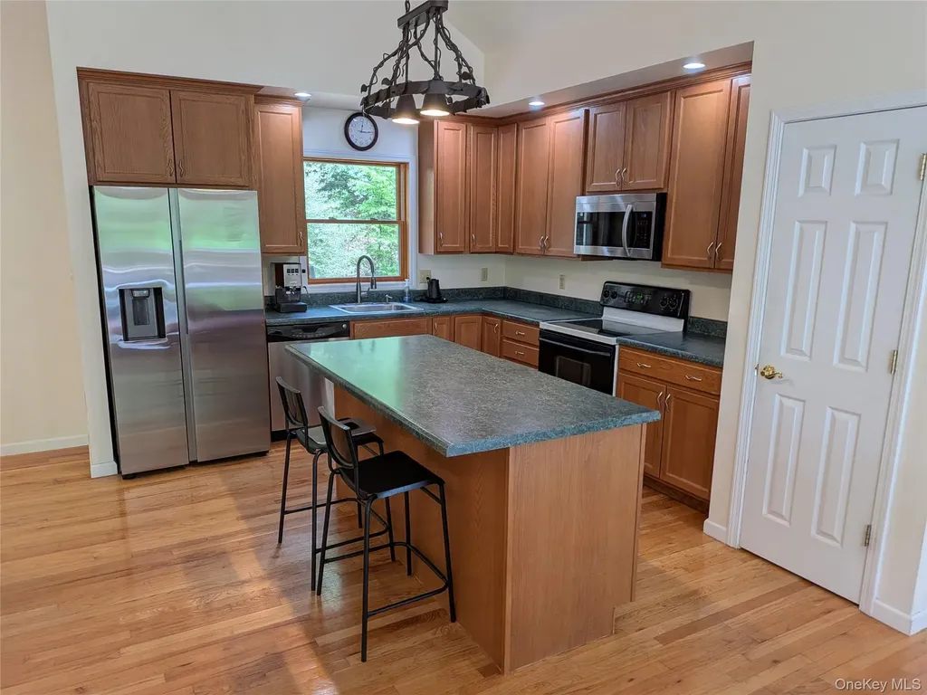 513 S Mountain Road Gardiner NY 12525