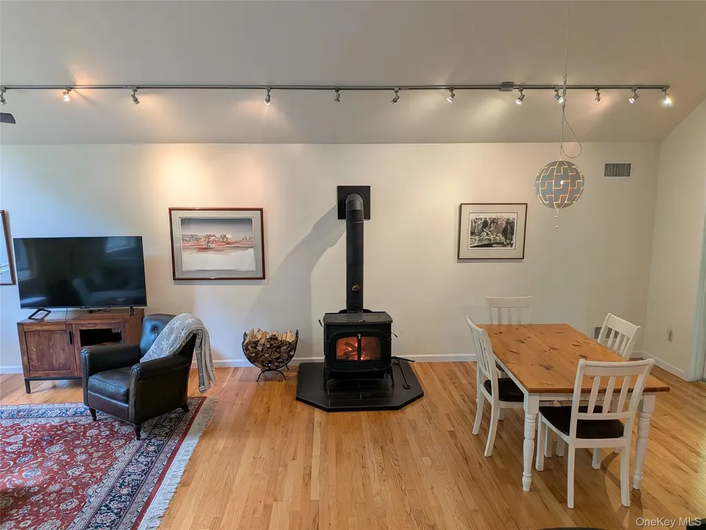 513 S Mountain Road Gardiner NY 12525