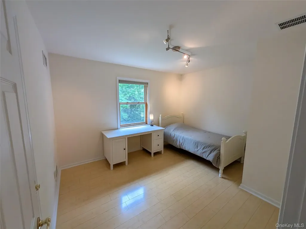 513 S Mountain Road Gardiner NY 12525