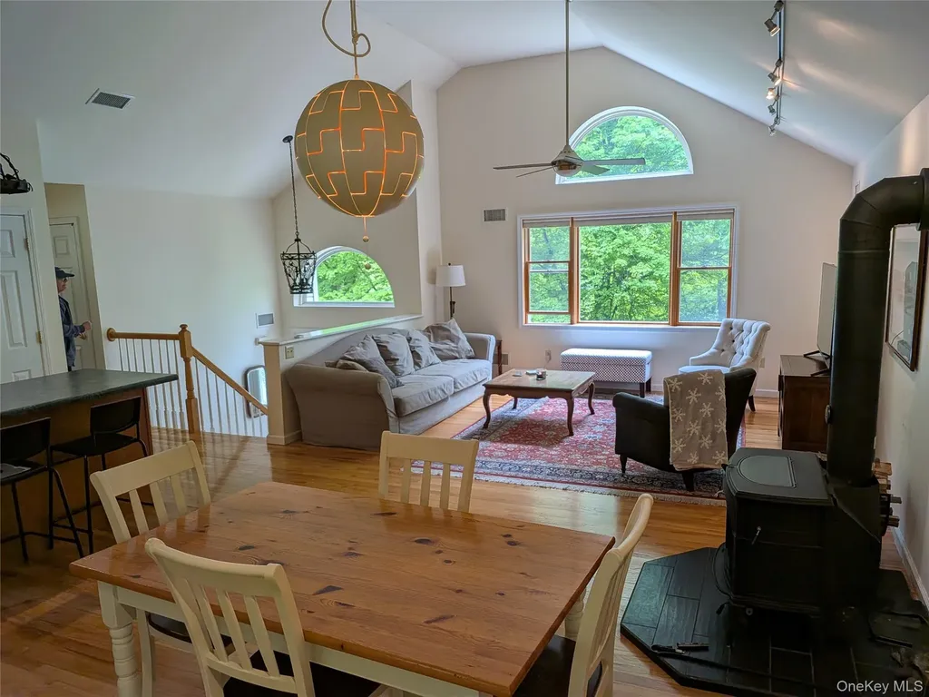 513 S Mountain Road Gardiner NY 12525