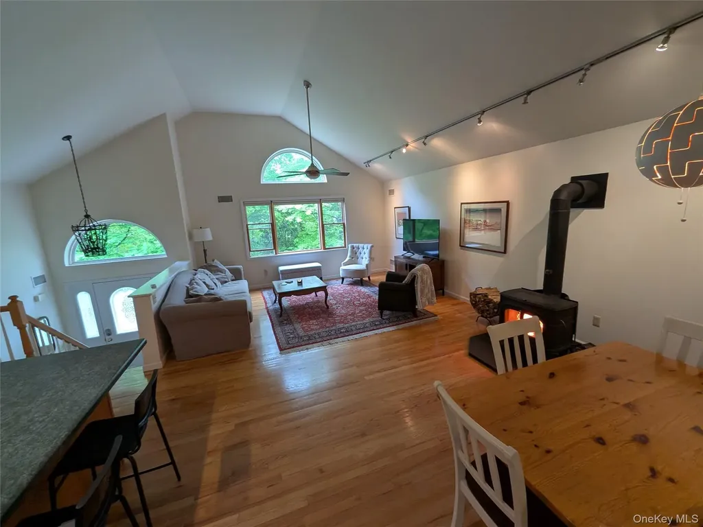 513 S Mountain Road Gardiner NY 12525