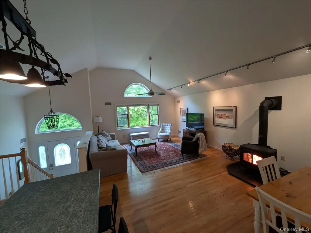 513 S Mountain Road Gardiner NY 12525