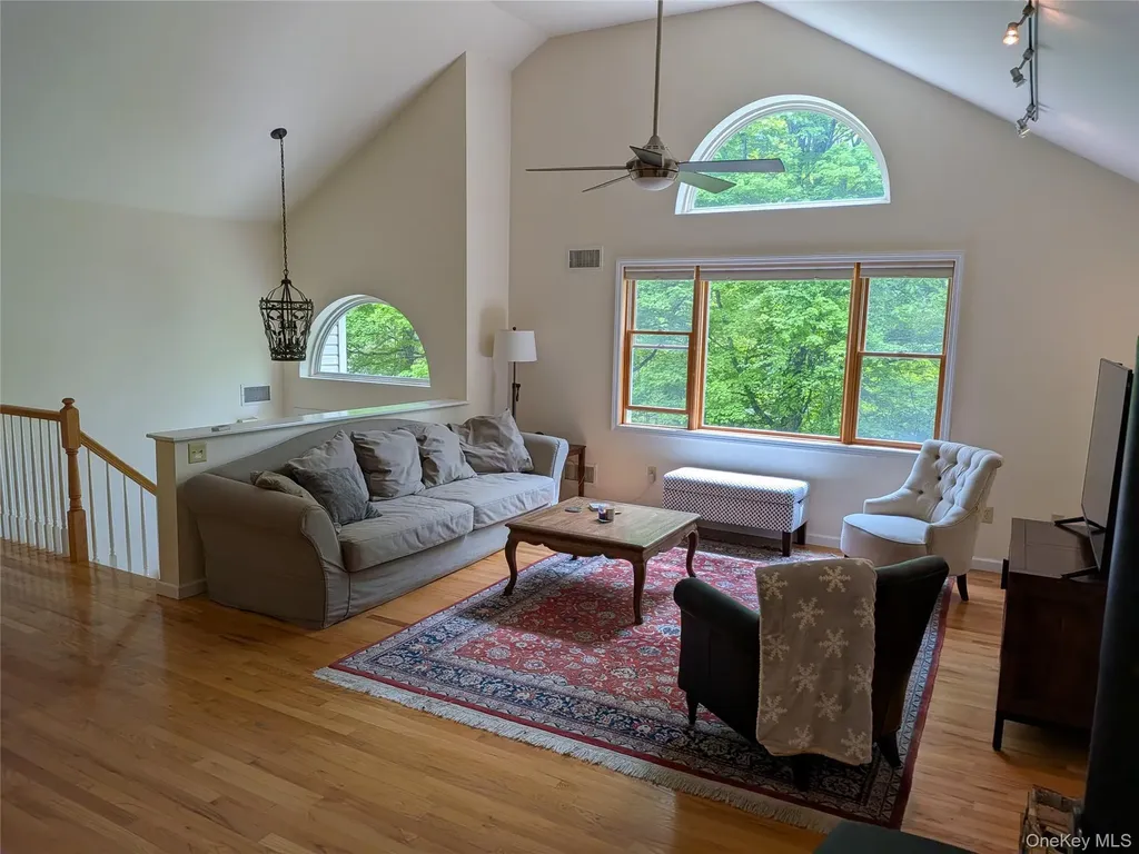 513 S Mountain Road Gardiner NY 12525