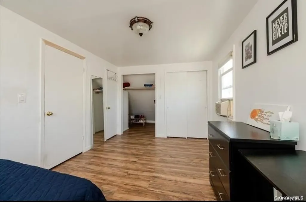 22 Pine Lane Valley Stream NY 11581