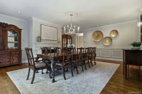 5 Westwood Court Muttontown NY 11545