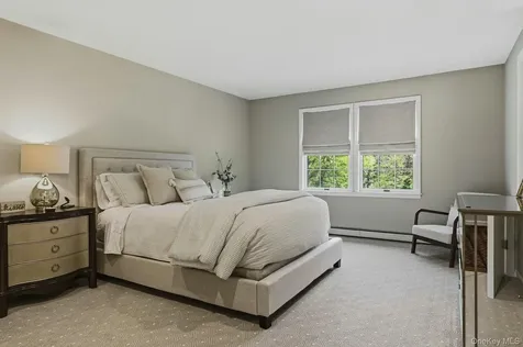 5 Westwood Court Muttontown NY 11545