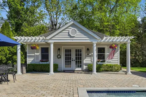 5 Westwood Court Muttontown NY 11545