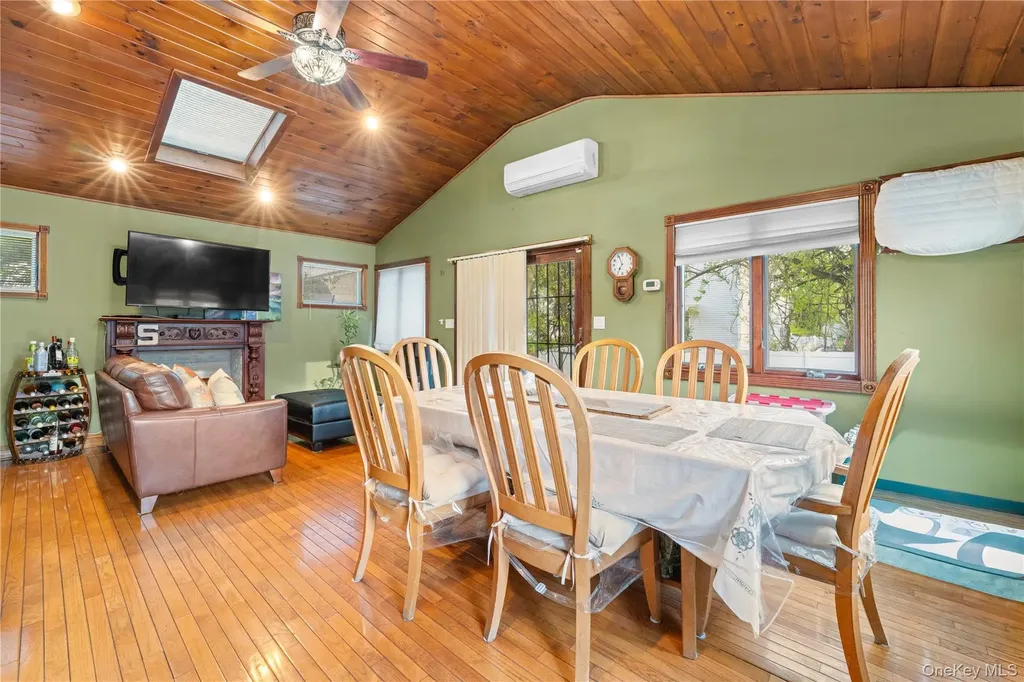 554 Grant Avenue West Hempstead NY 11552
