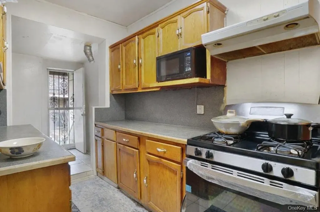 1029 Wheeler Avenue Bronx NY 10472