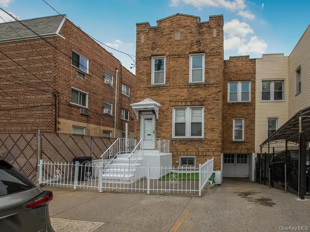 1062 Calhoun Avenue Bronx NY 10465