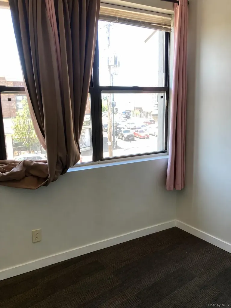 393 Sunrise Highway Lynbrook NY 11563