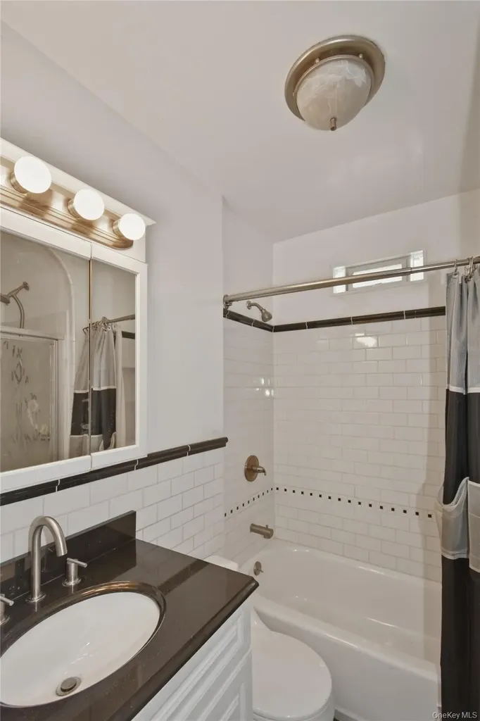 3855 Carpenter Avenue Bronx NY 10467