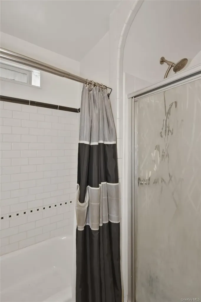 3855 Carpenter Avenue Bronx NY 10467