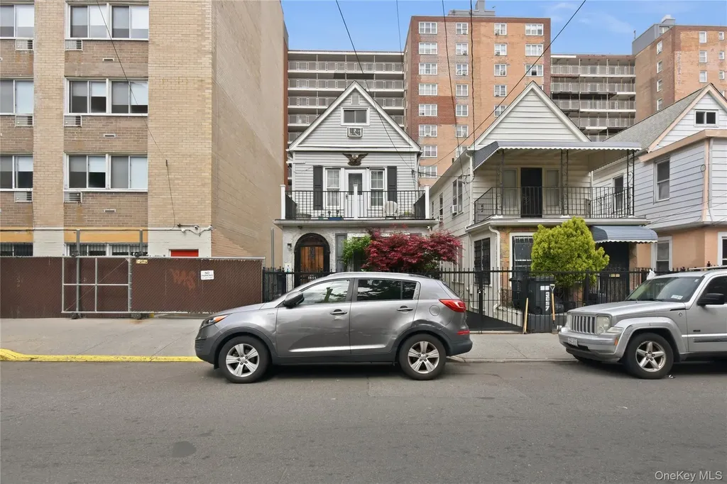 3855 Carpenter Avenue Bronx NY 10467