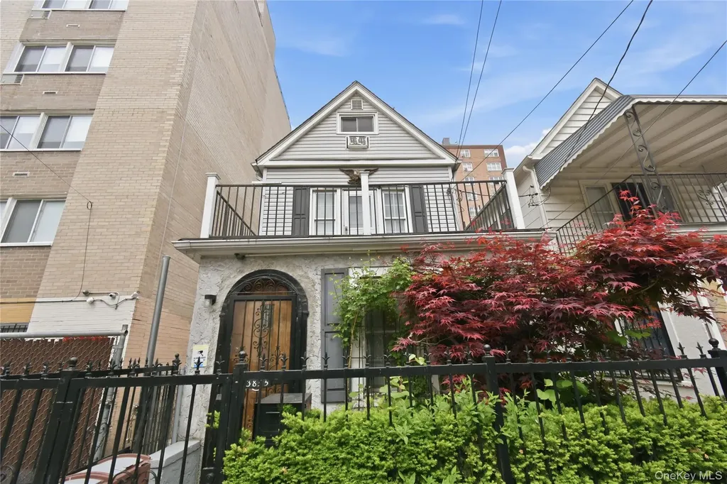 3855 Carpenter Avenue Bronx NY 10467