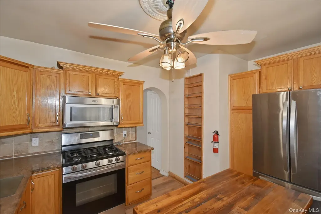 3855 Carpenter Avenue Bronx NY 10467