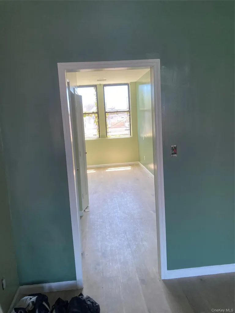 393 Sunrise Highway Lynbrook NY 11563