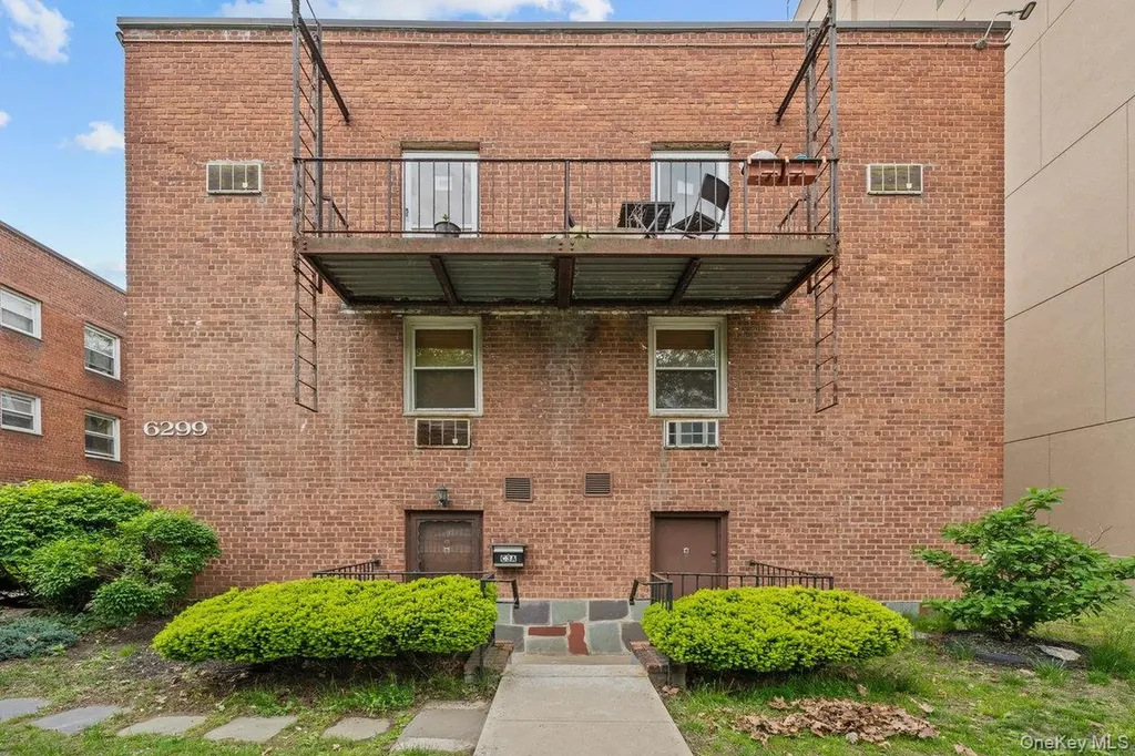 6299 Broadway Bronx NY 10471