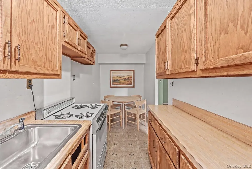 6299 Broadway Bronx NY 10471