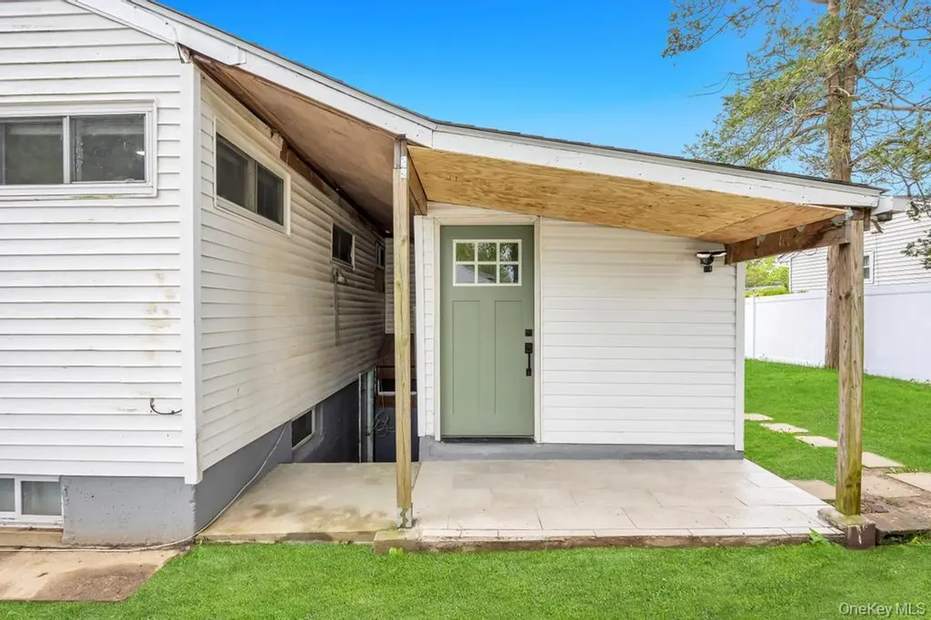 59 E Elm Street Central Islip NY 11722
