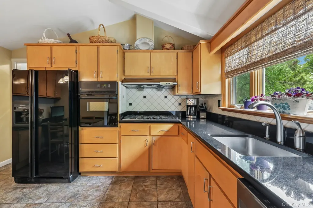 22 Stony Run New Rochelle NY 10804