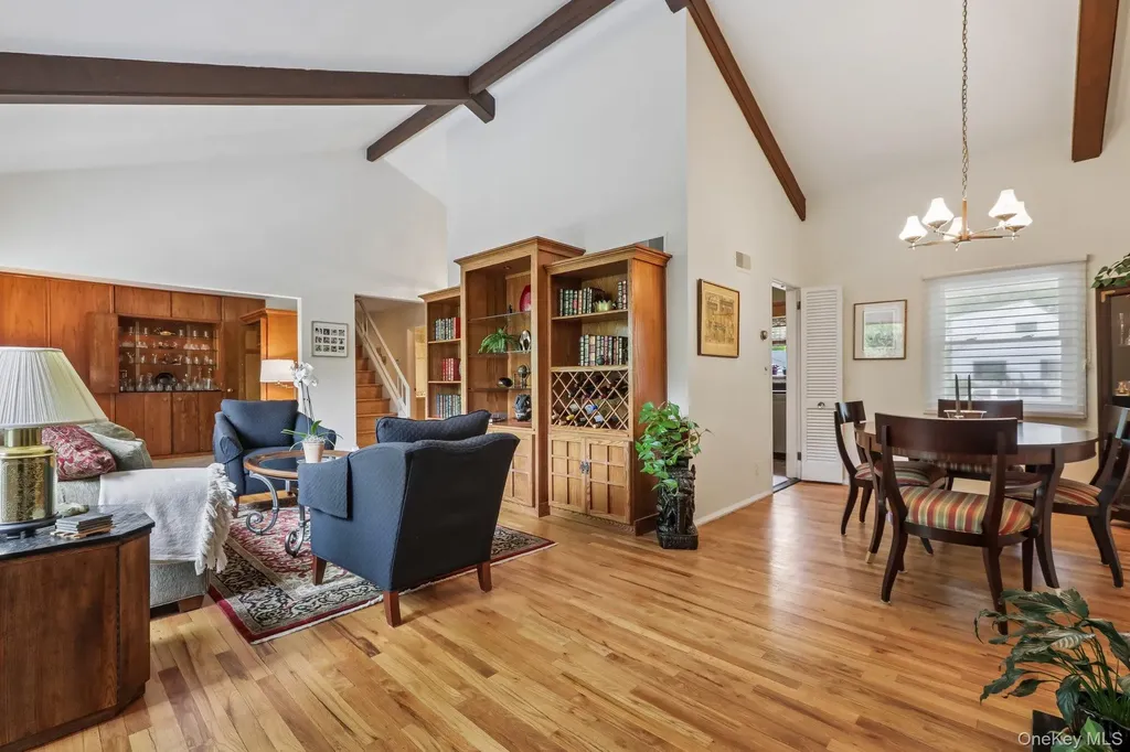 22 Stony Run New Rochelle NY 10804