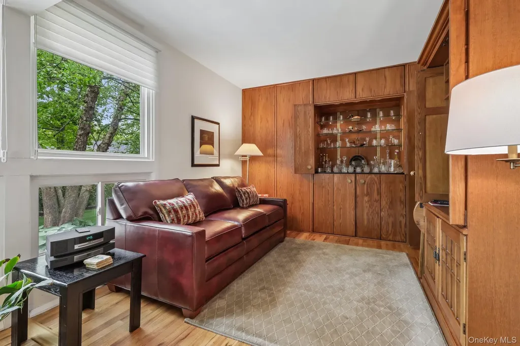 22 Stony Run New Rochelle NY 10804