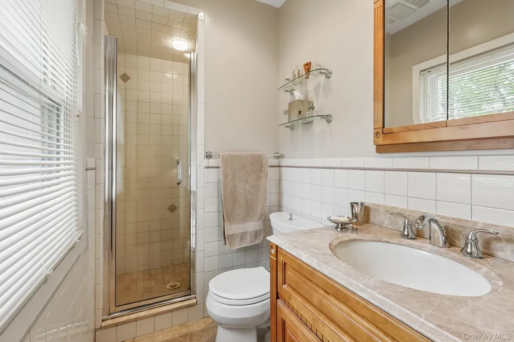 22 Stony Run New Rochelle NY 10804