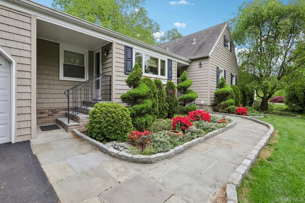 22 Stony Run New Rochelle NY 10804