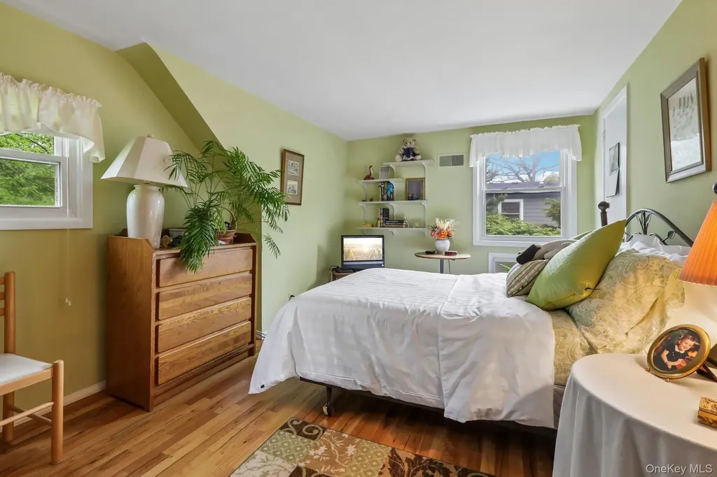 22 Stony Run New Rochelle NY 10804