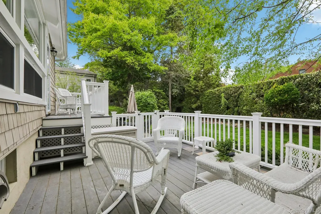 22 Stony Run New Rochelle NY 10804