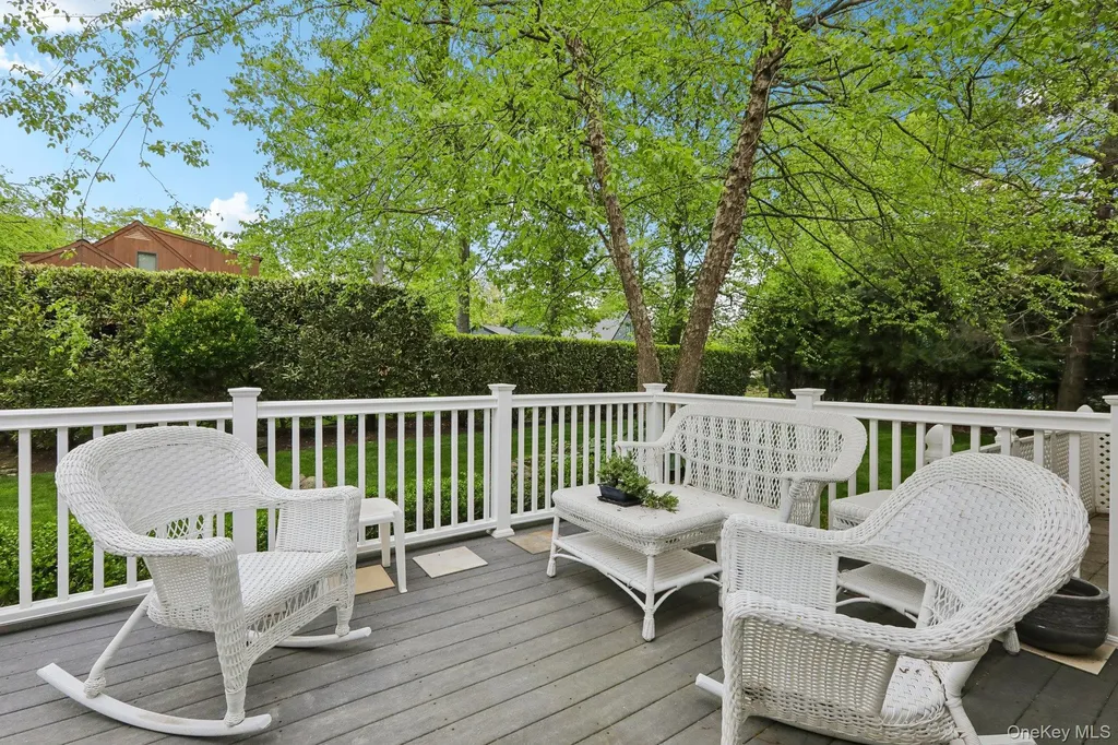22 Stony Run New Rochelle NY 10804