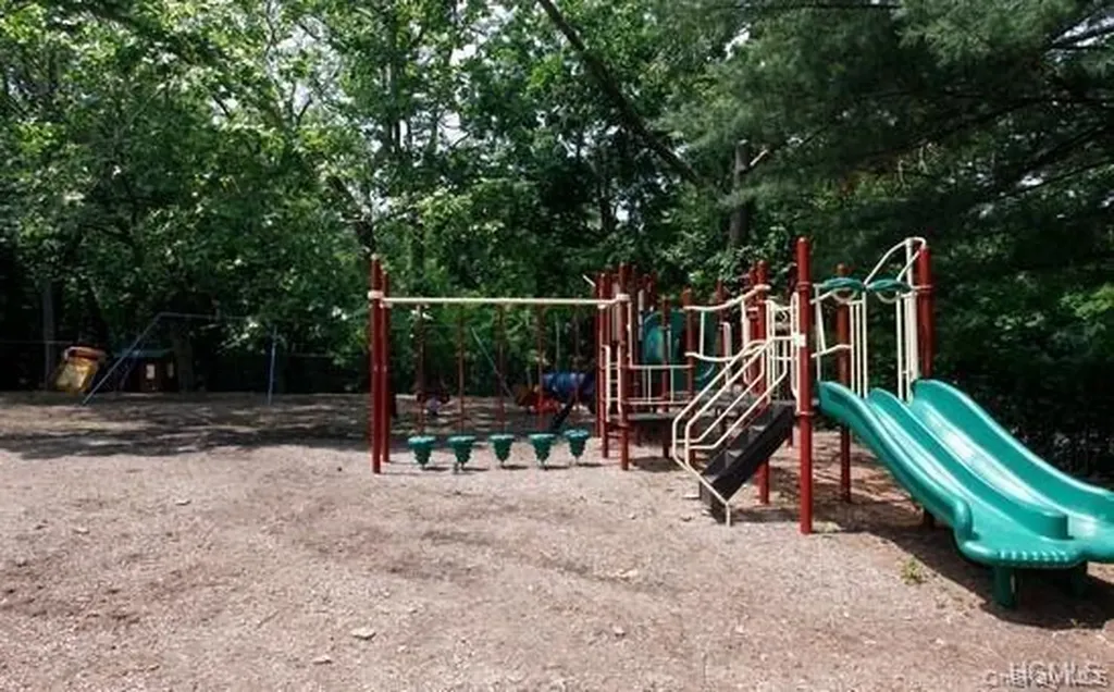 22 Stony Run New Rochelle NY 10804