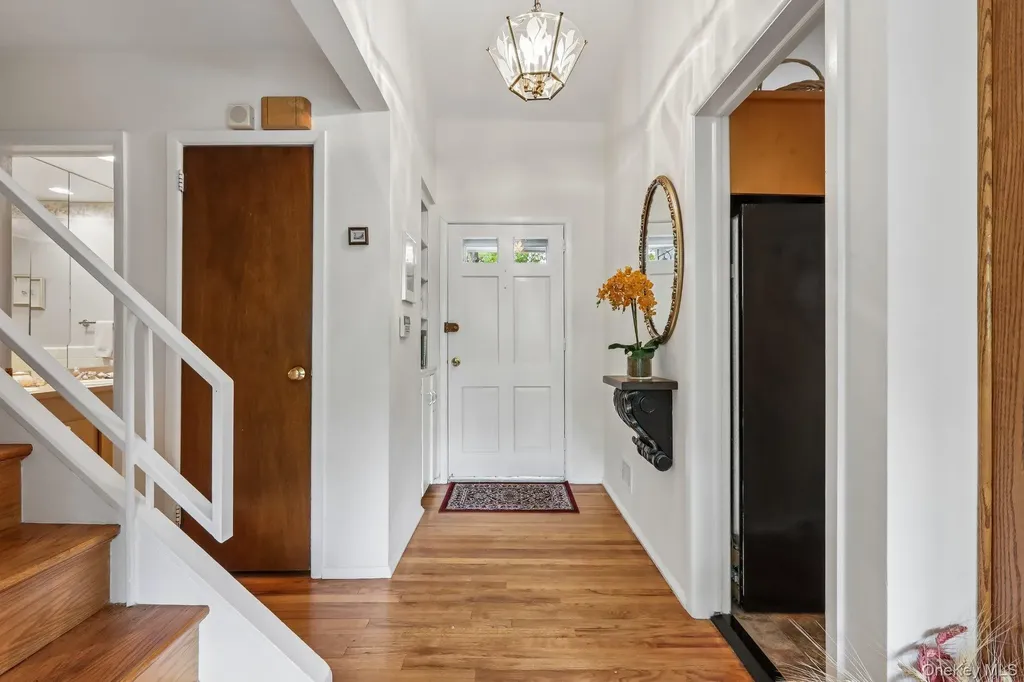 22 Stony Run New Rochelle NY 10804