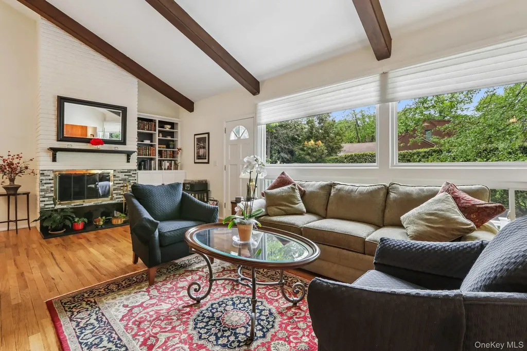 22 Stony Run New Rochelle NY 10804