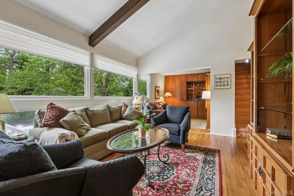 22 Stony Run New Rochelle NY 10804