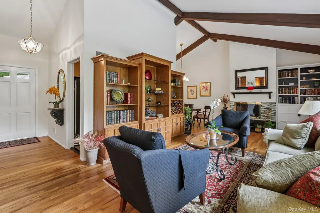 22 Stony Run New Rochelle NY 10804