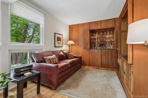 22 Stony Run New Rochelle NY 10804