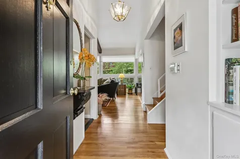 22 Stony Run New Rochelle NY 10804