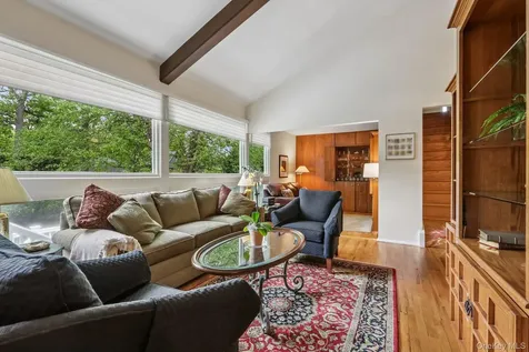 22 Stony Run New Rochelle NY 10804