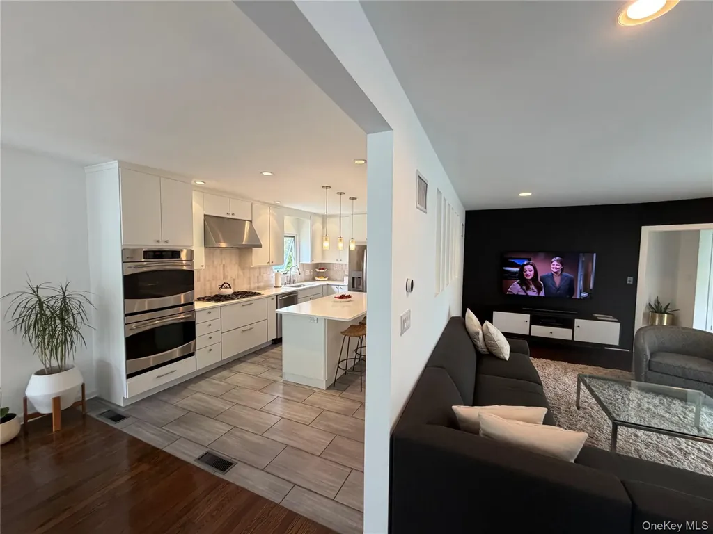 187 Thornbury Road Scarsdale NY 10583