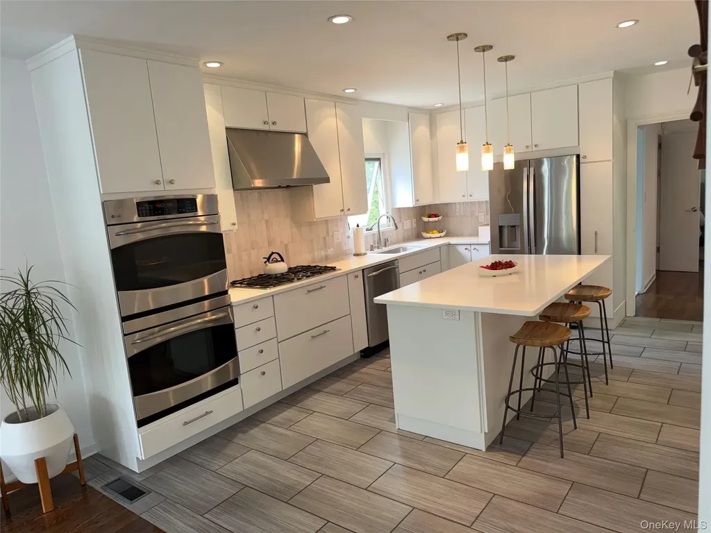 187 Thornbury Road Scarsdale NY 10583