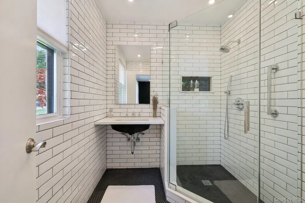 187 Thornbury Road Scarsdale NY 10583