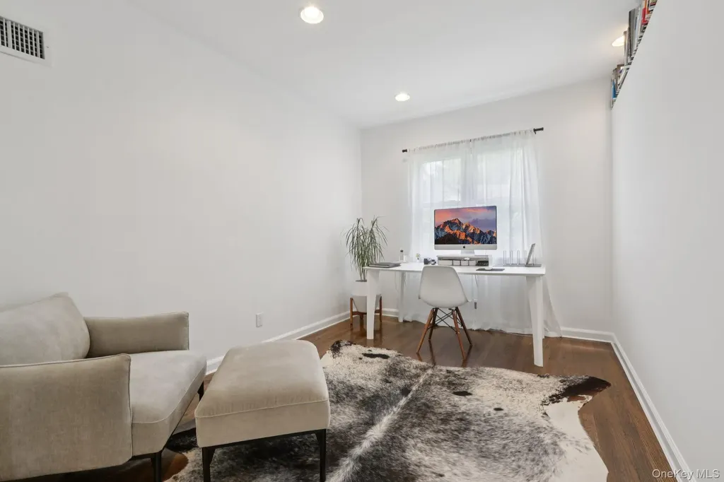 187 Thornbury Road Scarsdale NY 10583