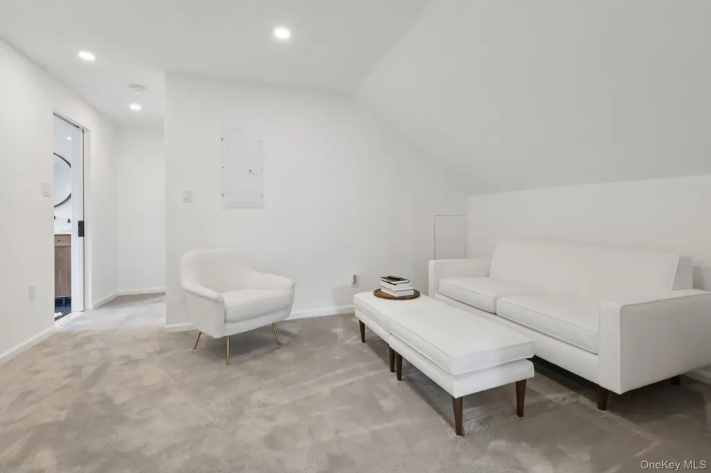 187 Thornbury Road Scarsdale NY 10583