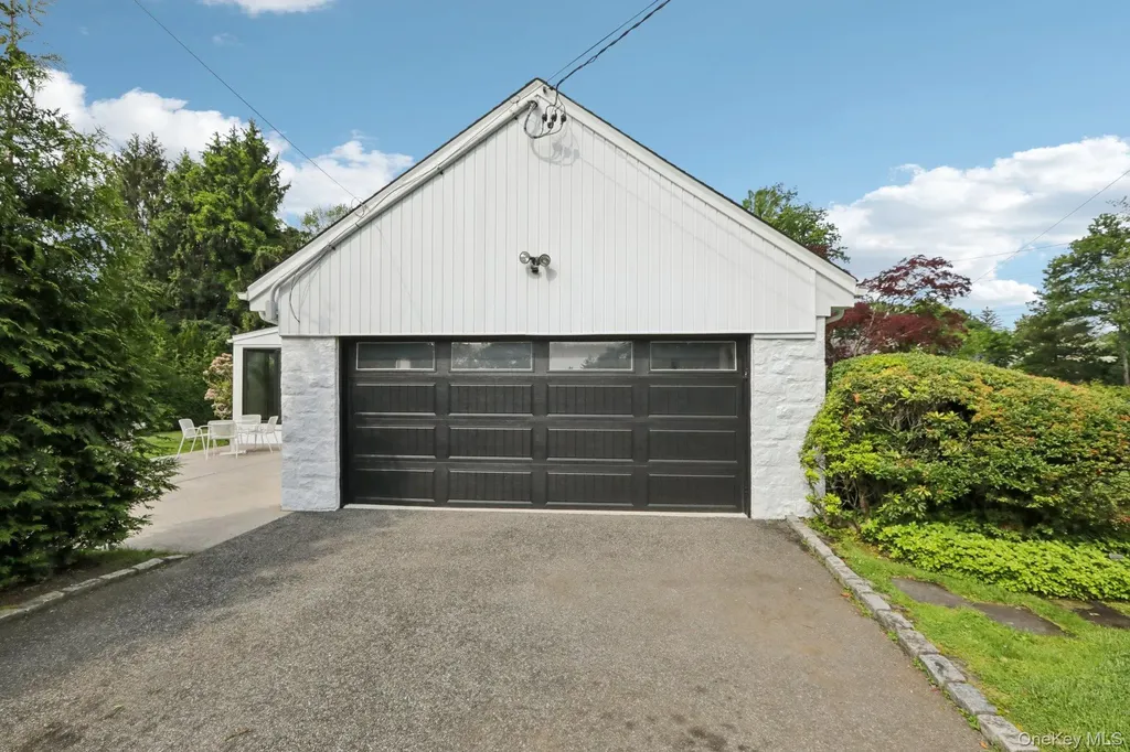 187 Thornbury Road Scarsdale NY 10583