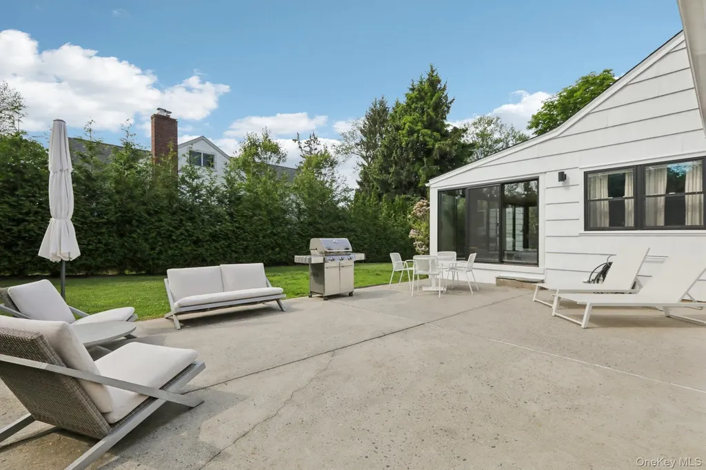 187 Thornbury Road Scarsdale NY 10583