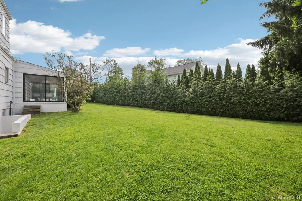 187 Thornbury Road Scarsdale NY 10583